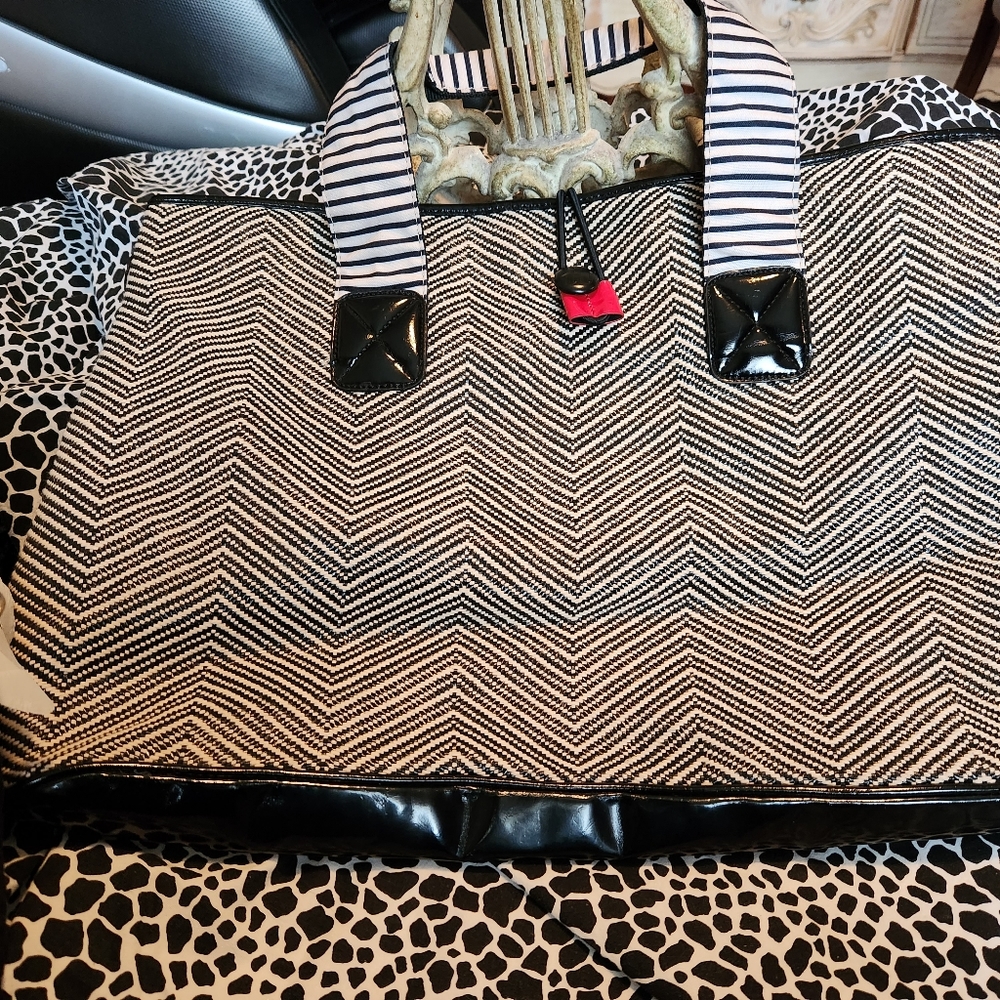 Isabel Toledo Black and White bag with Red lining